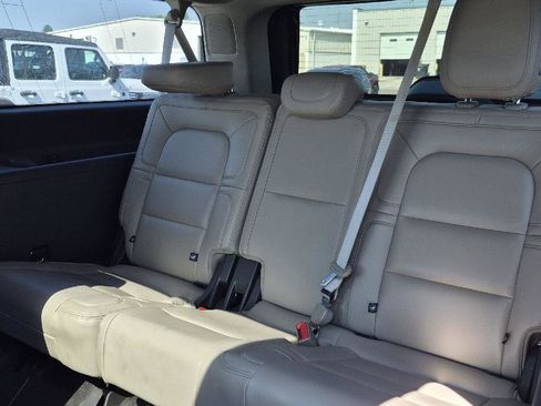 Used 2024 Lincoln Navigator L Reserve AWD/4WD image 8