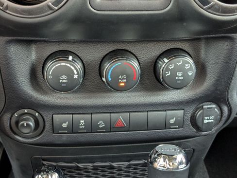 Used 2018 Jeep Wrangler Unlimited Sport S AWD/4WD image 20