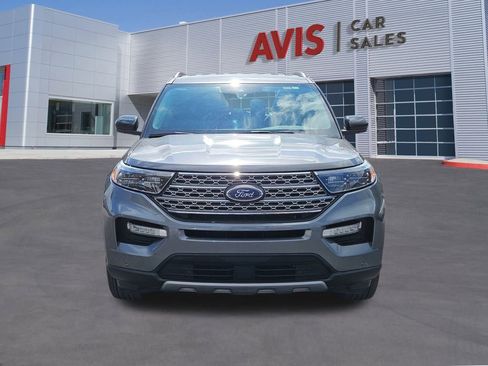 Used 2023 Ford Explorer Limited image 2