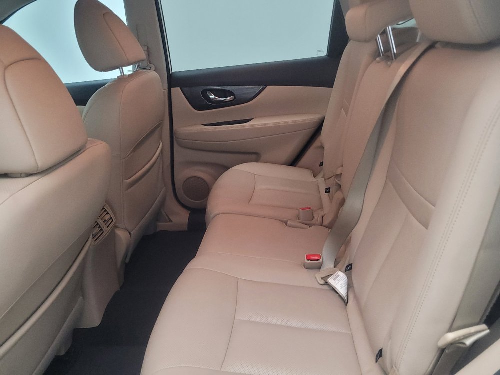 Used 2016 Nissan Rogue SL w/ SL Premium Package FWD image 18