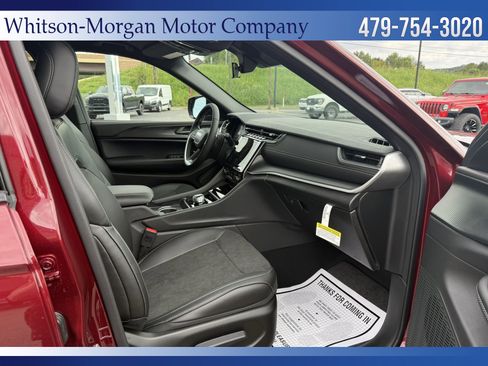 New 2025 Jeep Grand Cherokee L Laredo image 7