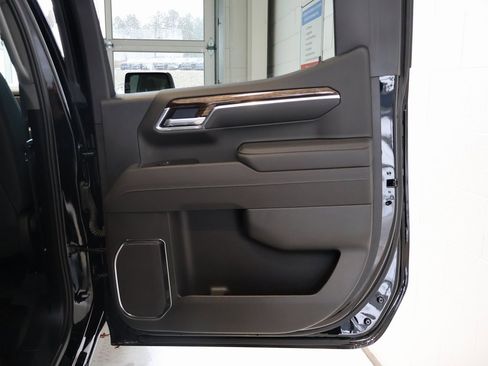 Used 2025 GMC Sierra 1500 Elevation image 34