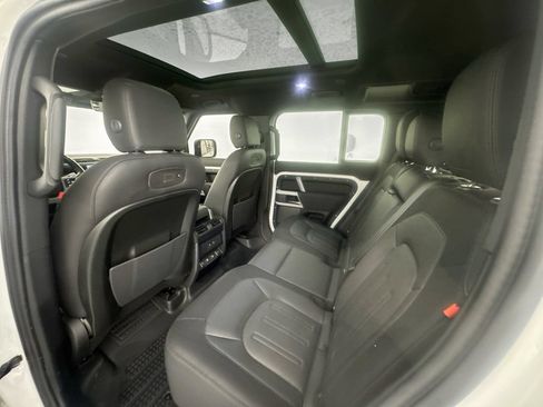 Certified 2022 Land Rover Defender 110 X-Dynamic SE AWD/4WD image 24