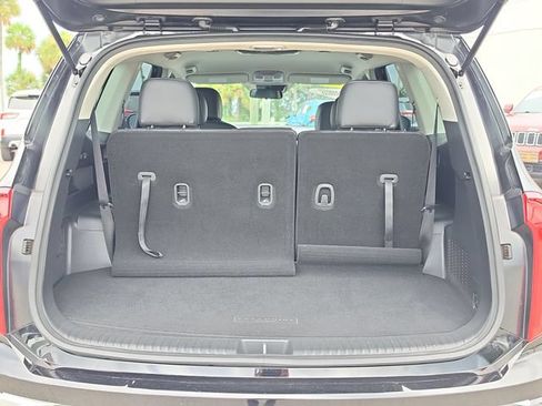 Used 2024 Kia Telluride S FWD image 6