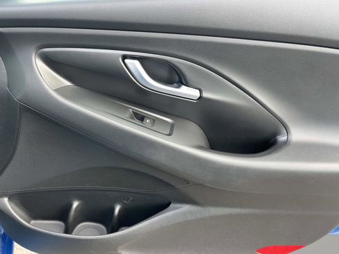 Used 2018 Hyundai Elantra GT image 24