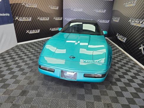 Used 1991 Chevrolet Corvette Convertible RWD image 4