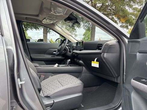 New 2026 Nissan Kicks SV w/ SV Premium Package FWD image 18