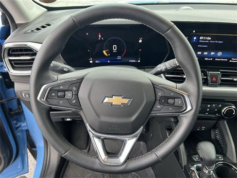 Used 2024 Chevrolet TrailBlazer LT w/ LT Cold Weather Package image 11