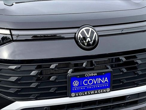 New 2026 Volkswagen Tiguan SE image 29