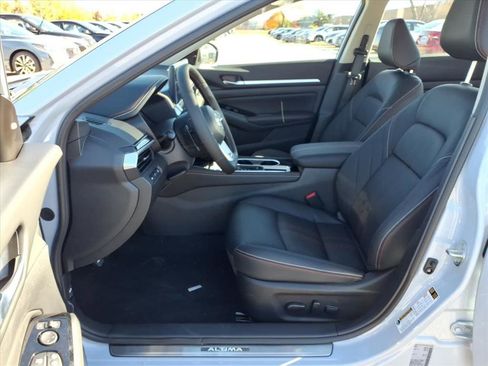 New 2025 Nissan Altima 2.5 SR image 27