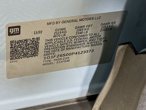 Used 2023 Chevrolet Bolt EUV Premier w/ Sun & Sound Package FWD image 12