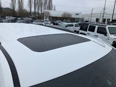 Used 2020 GMC Yukon Denali w/ Denali Ultimate Package image 12