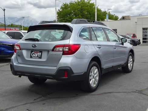 Used 2019 Subaru Outback 2.5i AWD/4WD image 3