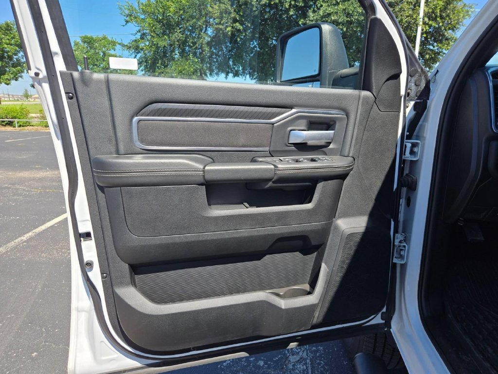 Used 2025 RAM 2500 Laramie AWD/4WD image 12