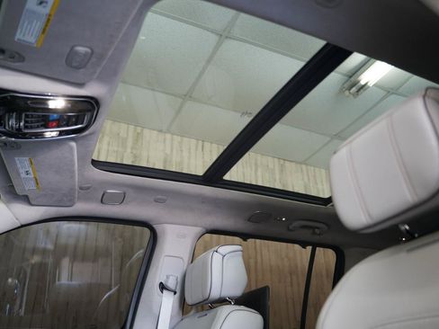 Used 2022 Jeep Grand Wagoneer Series II w/ Premium Group II AWD/4WD image 24
