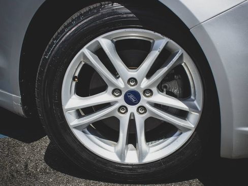 Used 2018 Ford Fusion S FWD image 32