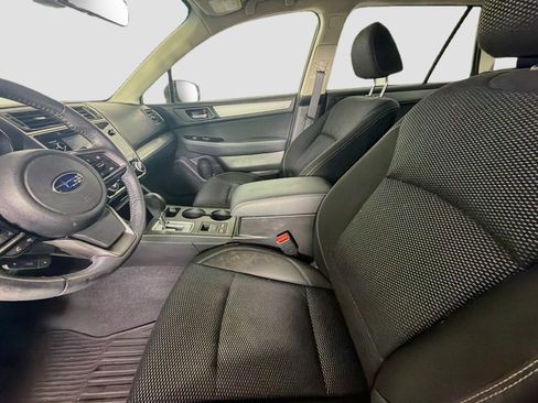 Used 2018 Subaru Outback 2.5i Premium AWD/4WD image 13
