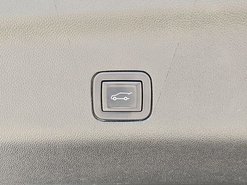 Used 2023 Chevrolet Tahoe High Country AWD/4WD image 15