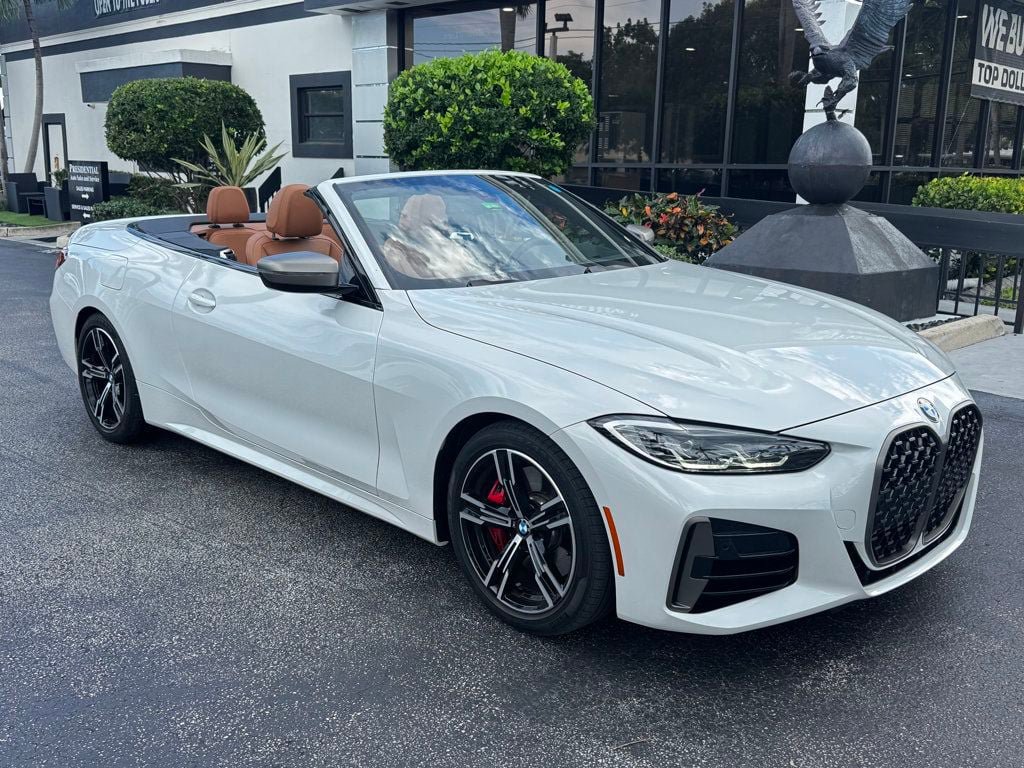 Used 2022 BMW M440i Convertible w/ Premium Package RWD image 3