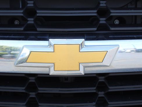 Used 2018 Chevrolet Silverado 1500 W/T w/ Trailering Package AWD/4WD image 13