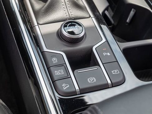 Certified 2025 Kia Sorento SX FWD image 23