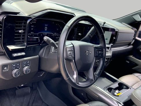 Used 2025 Chevrolet Silverado 2500 ZR2 w/ Technology Package AWD/4WD image 18