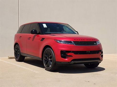 Used 2025 Land Rover Range Rover Sport image 3