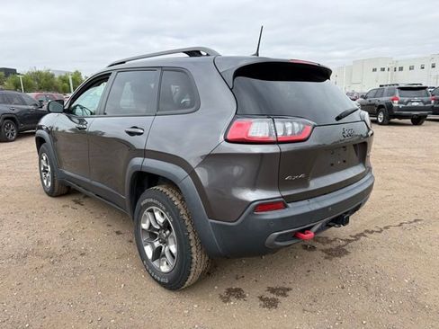 Used 2019 Jeep Cherokee Trailhawk w/ Comfort/Convenience Group AWD/4WD image 3