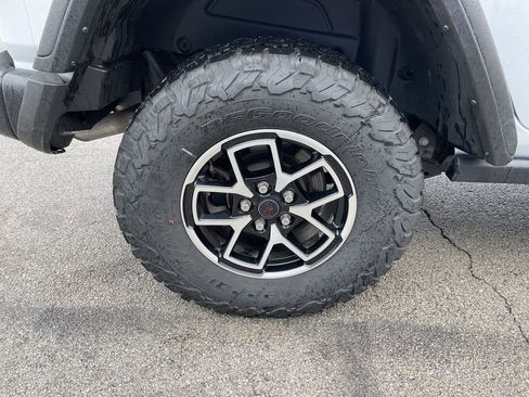 Used 2024 Jeep Wrangler Unlimited Rubicon AWD/4WD image 12