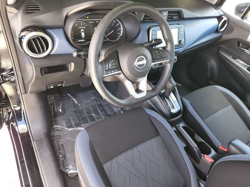 Used 2025 Nissan Versa SV FWD image 12