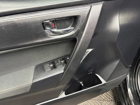 Used 2019 Toyota Corolla LE image 29