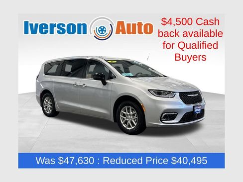 New 2026 Chrysler Pacifica Select FWD image 1