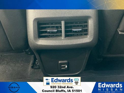 Used 2021 GMC Terrain SLE AWD/4WD image 16