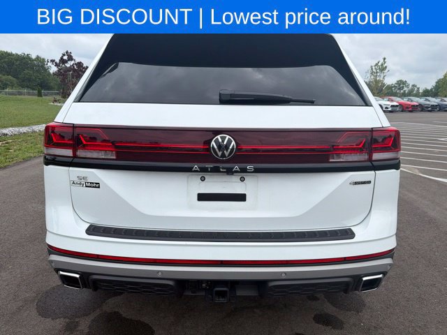 Used 2024 Volkswagen Atlas Peak Edition SE AWD/4WD image 11