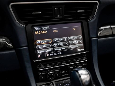 Used 2015 Porsche 911 Turbo S image 69