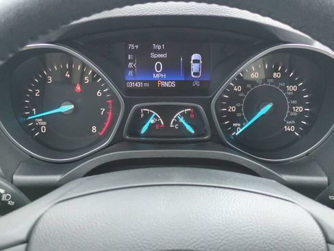 Used 2017 Ford Escape SE w/ SE Leather Comfort Package FWD image 18