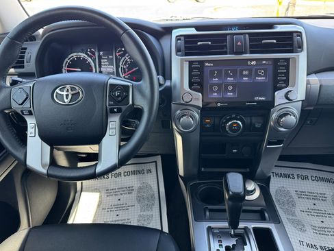 Used 2022 Toyota 4Runner TRD Sport AWD/4WD image 8