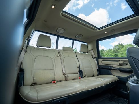 Used 2019 RAM 1500 Limited AWD/4WD image 12
