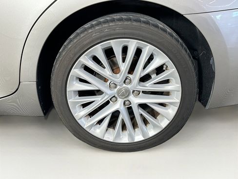 Used 2016 Lexus ES 350 w/ Luxury Package w/Wood Trim image 11