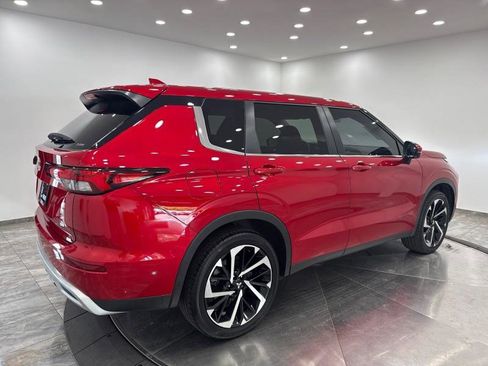 Used 2024 Mitsubishi Outlander SE image 35