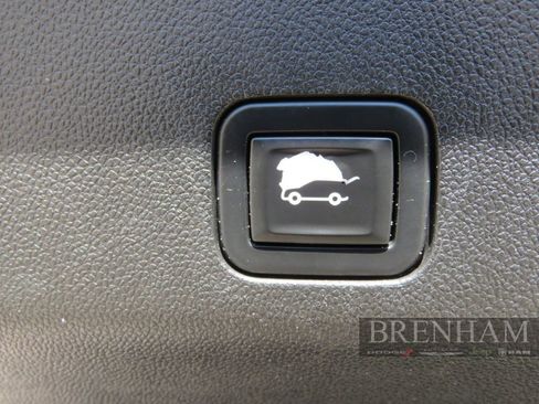 Used 2021 GMC Yukon XL AT4 w/ AT4 Premium Plus Package image 23