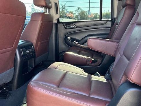 Used 2019 Chevrolet Suburban Premier w/ Premier Plus Edition image 21