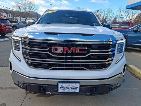 Used 2023 GMC Sierra 1500 SLT w/ SLT Premium Package image 2