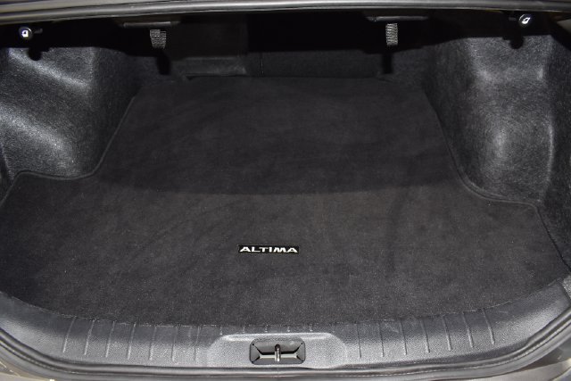 Used 2025 Nissan Altima 2.5 SV FWD image 21