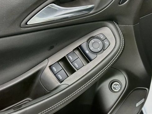 Used 2025 Buick Encore GX Avenir w/ Avenir Technology Package FWD image 18