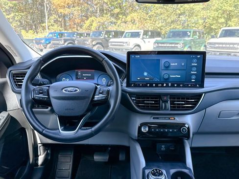 Certified 2023 Ford Escape Platinum image 24