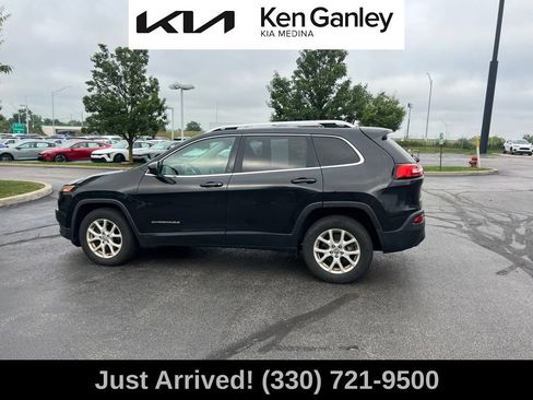 Used 2015 Jeep Cherokee Latitude w/ Cold Weather Group AWD/4WD image 8