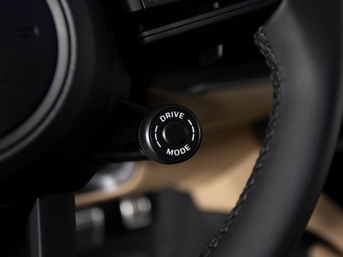 New 2026 Porsche Cayenne S image 26