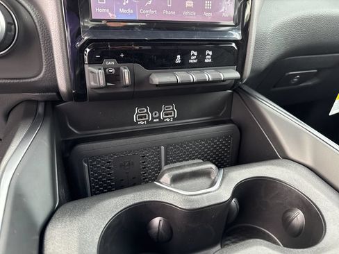 New 2026 RAM 1500 Big Horn AWD/4WD image 18