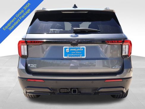 Used 2025 Ford Explorer ST-Line w/ ST-Line Street Pack AWD/4WD image 4